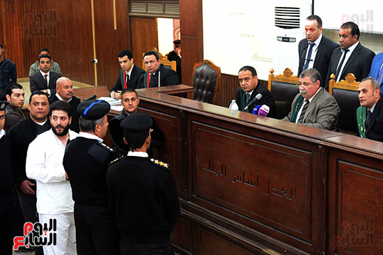 محاكمة نجل مرسى وقيادات الإخوان بـفض رابعة  (9)