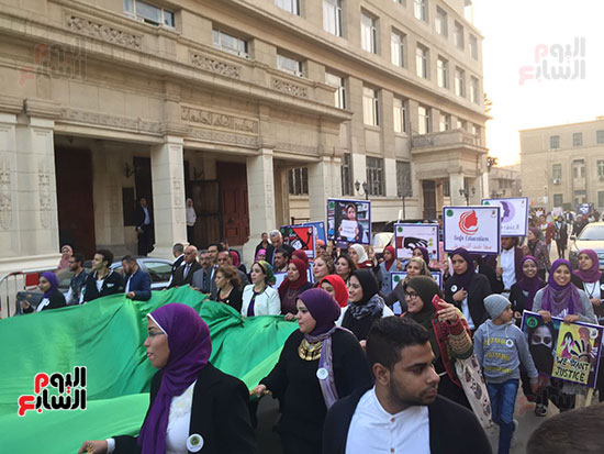 مسيرة-لمناهضة-التحرش-بجاكعة-القاهرة-(2)