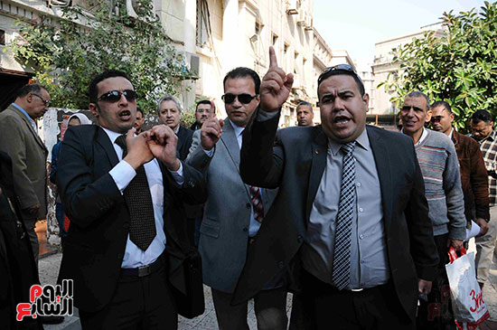 وقفة للمحامين داخل نقابتهم احتجاجًا على قرار النقيب بتنقية الجداول (13)