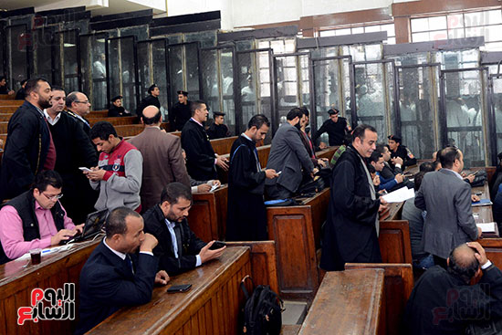 محاكمة نجل مرسى وقيادات الإخوان بـفض رابعة  (1)