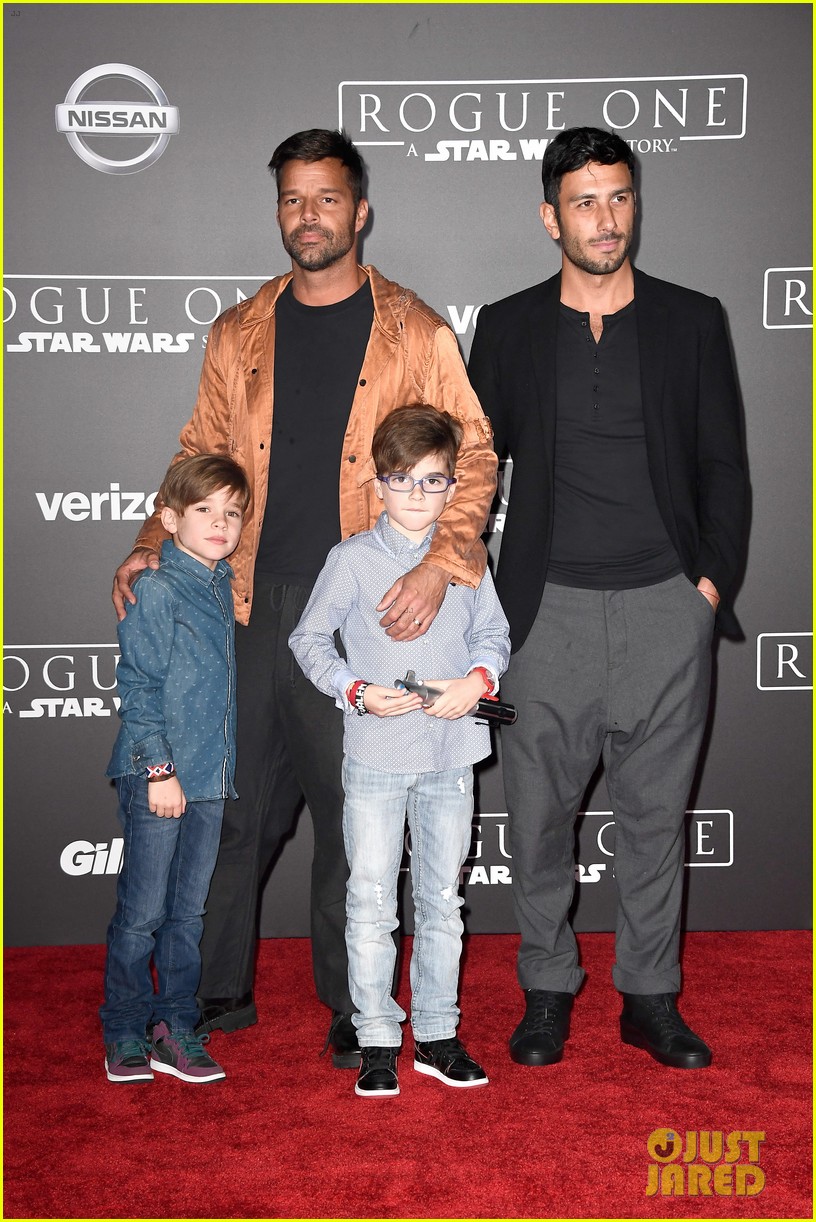ricky-martin-jwan-sons-rogue-one-premiere-02