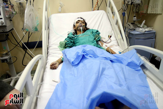 وزير التعليم العالي يزور مصابي حادث الكنيسة البطرسية بمستشفى الدمرداش (15)