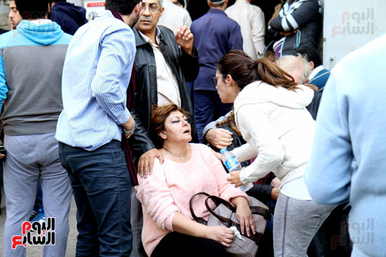 وزير التعليم العالي يزور مصابي حادث الكنيسة البطرسية بمستشفى الدمرداش (24)