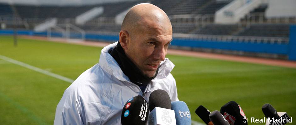 زيدان مدرب ريال مدريد زيدان مدرب ريال مدريد