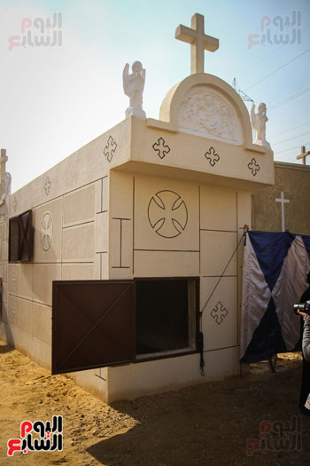استعدادات مقابر شهداء  الكنيسه البطرسية (4)