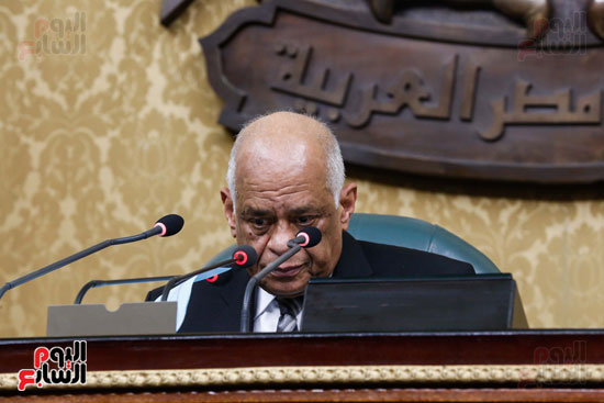 ملامح الحزن على علي عبد العال رئيس المجلس