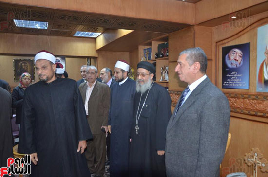 وفد الأقاف والأزهر لتقديم التعازى للأخوة الأقباط بكنيسة مارجرجس بدسوق