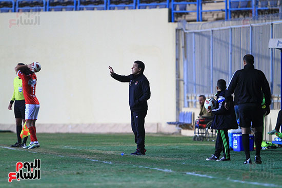  حسام البدرى يعطى توجيهات للاعبين