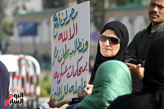 "مصر لن تركع " لافتة خلال جنازة ضحايا الحادث الإرهابى للكنيسة البطرسية