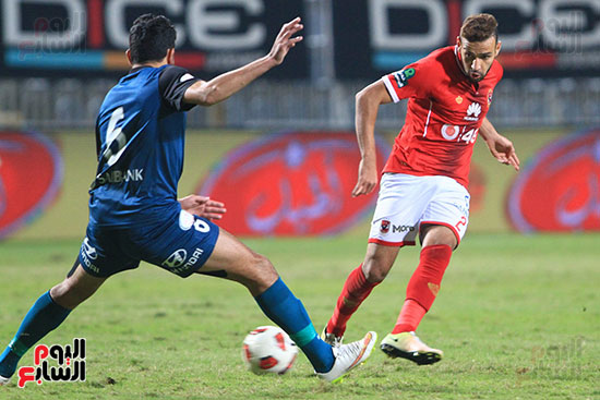  ميدو جابر يمرر الكرة