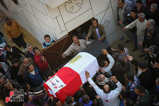 دفن شهداء تفجير الكنيسة البطرسية بمقابر كنيسة الأنبا شنودة بالمقطم (5)