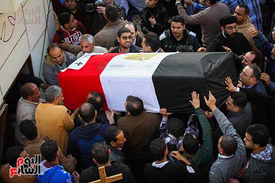 دفن شهداء تفجير الكنيسة البطرسية بمقابر كنيسة الأنبا شنودة بالمقطم (20)