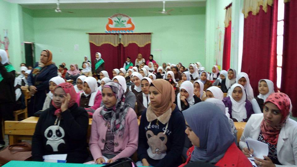 جانب من الحضور بالندوة جانب من الحضور بالندوة