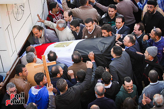 دفن شهداء تفجير الكنيسة البطرسية بمقابر كنيسة الأنبا شنودة بالمقطم (21)