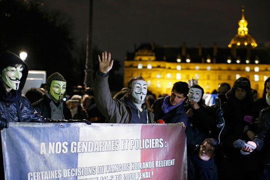 تظاهرة فى فرنسا احتجاجا على عنف قوات الأمن الفرنسية