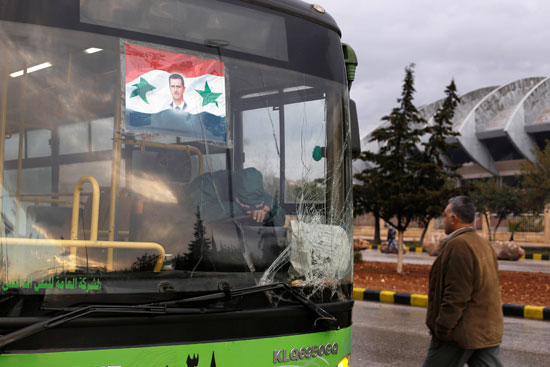  حافلات إجلاء السوريين