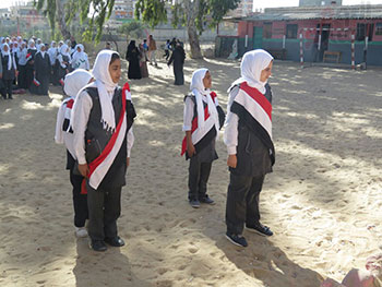  اثناء تحية العلم صباحا فى مدارس الشيخ زويد