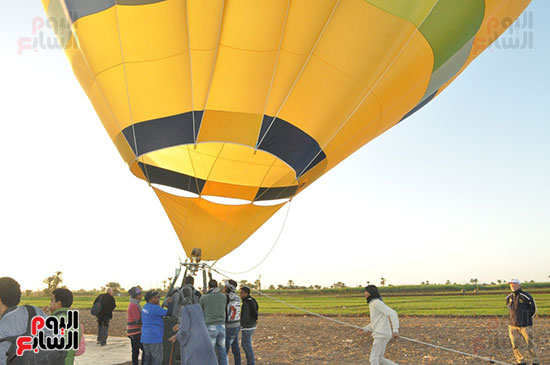         أعمال طيران البالونات فى مهرجان البالون الدولى