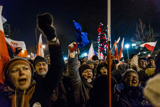 مظاهرات أمام البرلمان البولندى