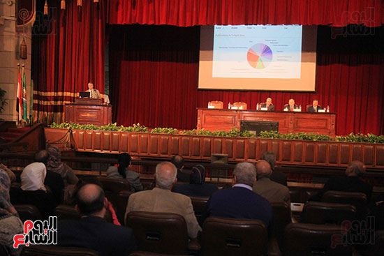 جامعة القاهرة تكرم أعضاء جدد من هيئة التدريس المنشورة أبحاثهم دوليا (1)