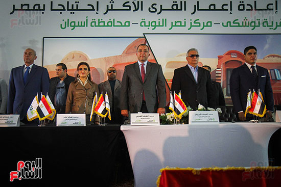 أبو هشيمة و3 وزراء ومحافظ أسوان يفتتحون إعادة إعمار قرية توشكى (22)