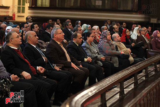 جامعة القاهرة تكرم أعضاء جدد من هيئة التدريس المنشورة أبحاثهم دوليا (18)