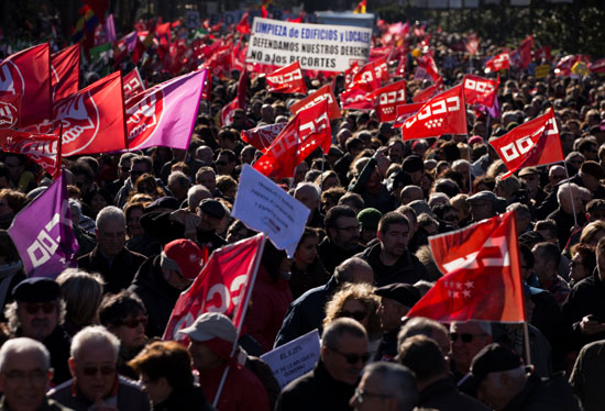 تظاهرات تجتاح إسبانيا احتجاجا على اجراءات التقشف