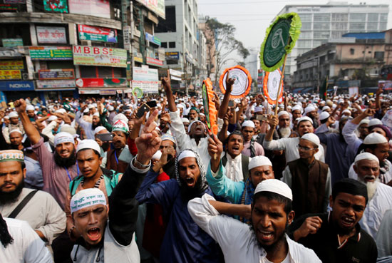 تظاهر المئات من المسلمين فى بنجلاديش