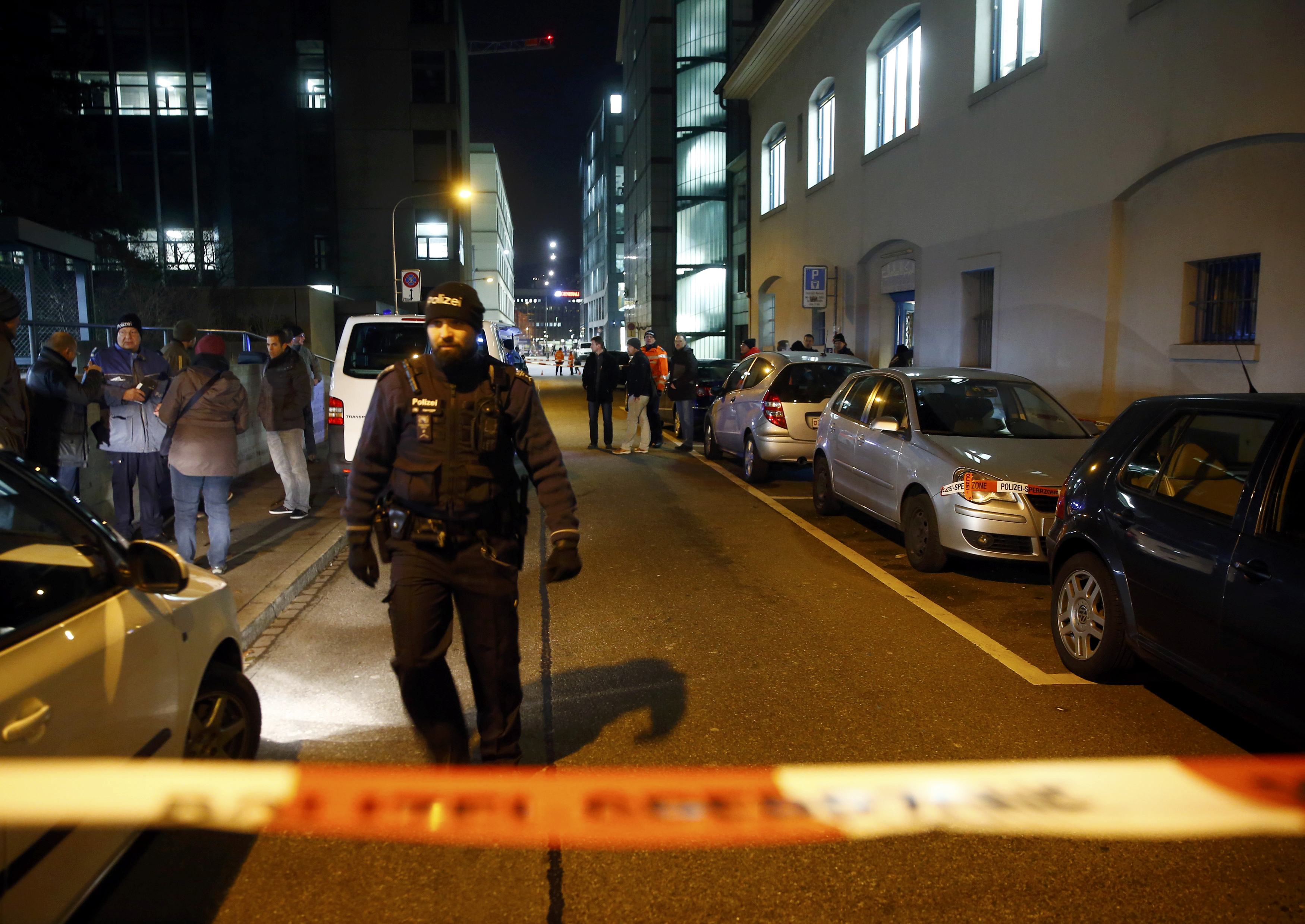 إصابة 3 أشخاص فى إطلاق نار على مركز إسلامي بزيورخ السويسرية (4)