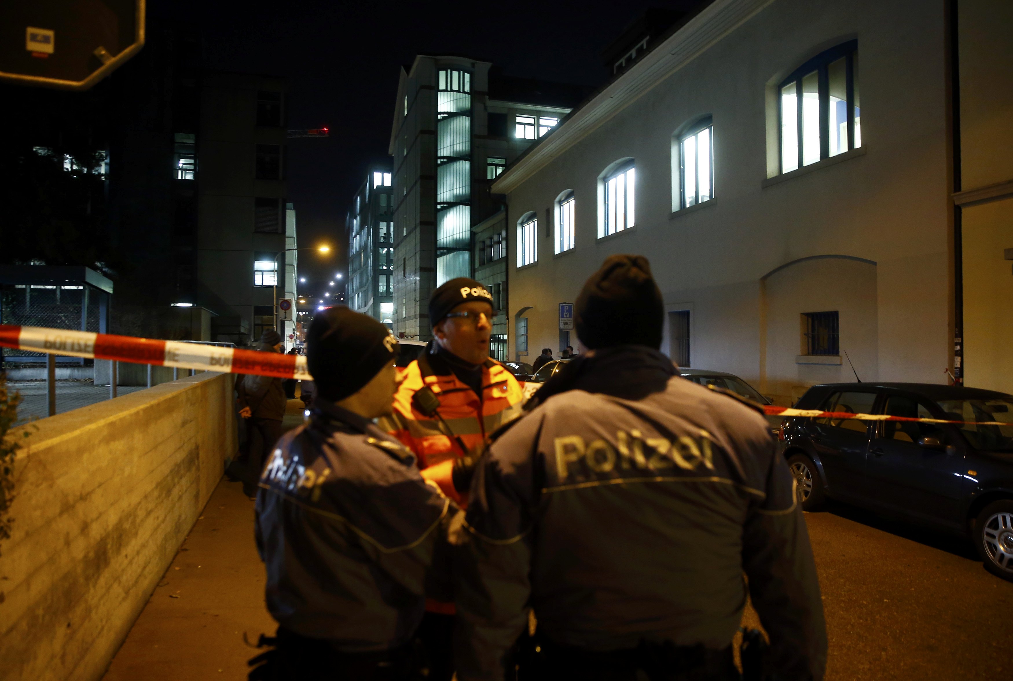 إصابة 3 أشخاص فى إطلاق نار على مركز إسلامي بزيورخ السويسرية (9)