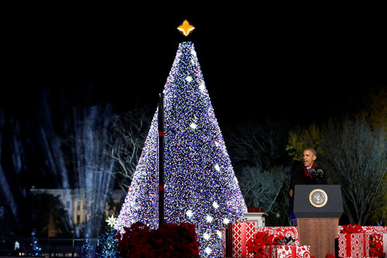 أوباما يلقى خطابا أثناء احتفاله بمراسم إضاءة شجرة عيد الميلاد الرئيسية