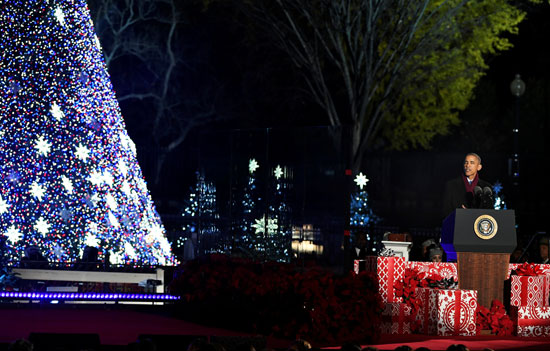 أوباما يلقى خطاب احتفالا بمراسم إضاءة شجرة عيد الميلاد