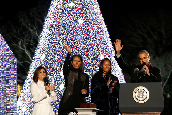 أوباما يضيىء شجرة الميلاد آخرمرة كرئيس للولايات المتحدة 