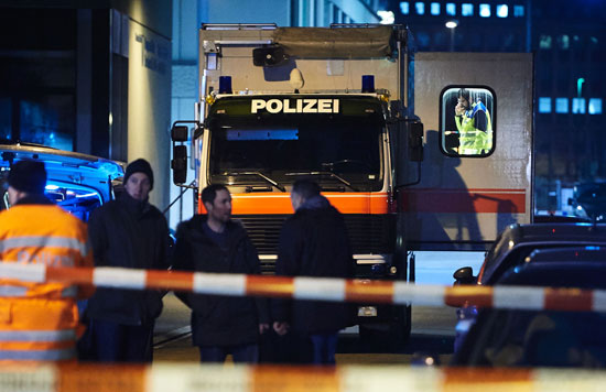 انتشار قوات الشرطة السويسرية فى محيط مسجد هاجمه مسلح 