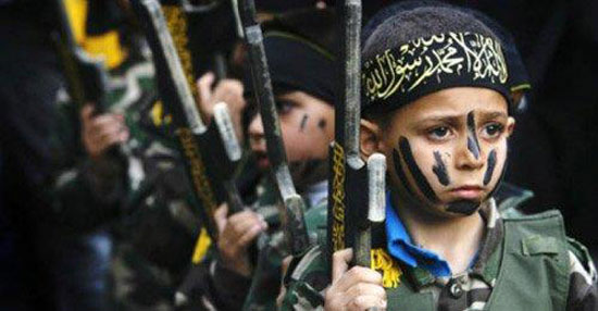 أطفال يقاتلون فى صفوف داعش (3)
