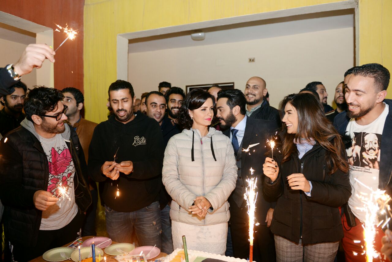 نور اللبنانية تحتفل بعيد ميلادها فى تصوير فيلم تصبح على خير