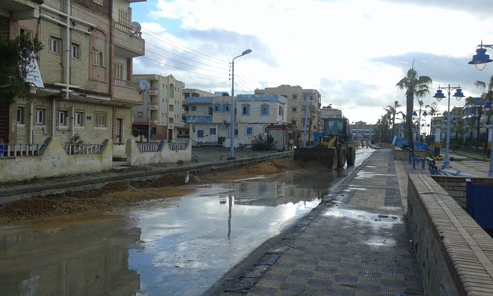 مياه الأمطار بشوارع المصيف