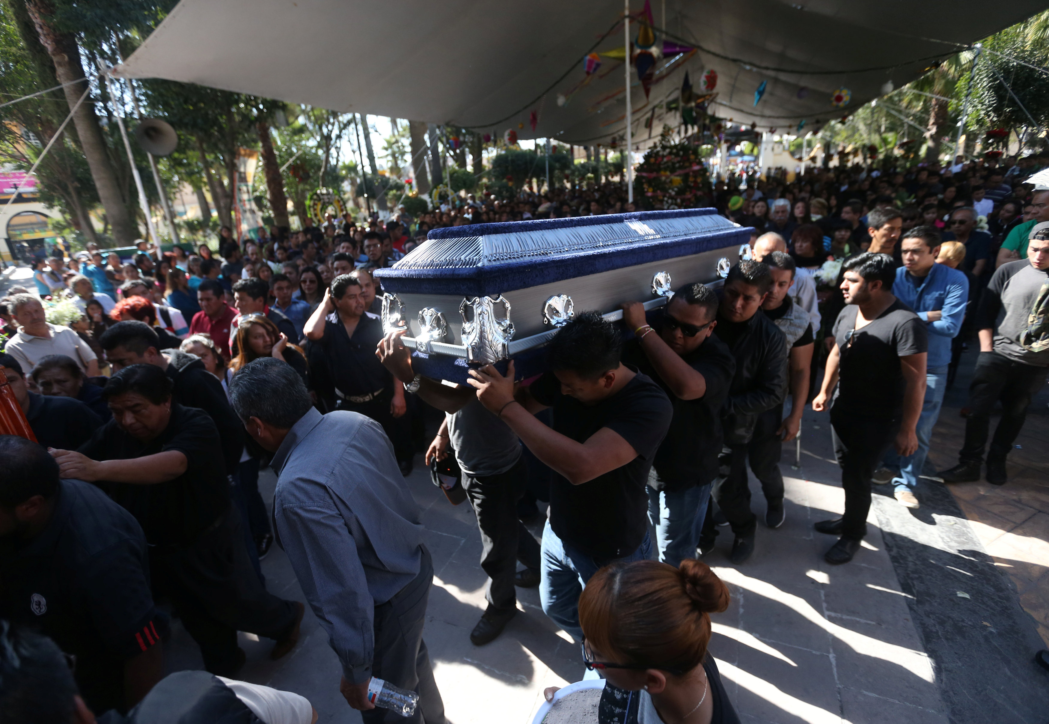 جنازة ضحايا انفجار سوق الالعاب النارية