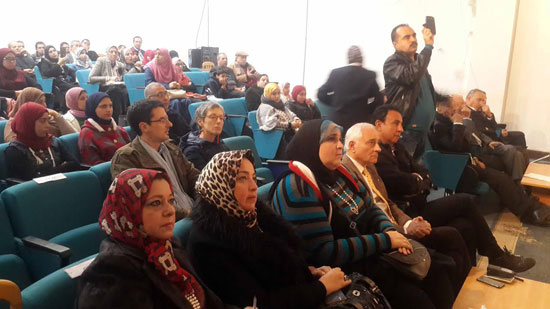الحضور من التنفيذين والمثقفين ببورسعيد