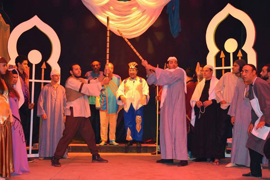 الظهور الأول لأبوالليف بمسرحية بلد السلطان بعد وفاة أحمد راتب (4)
