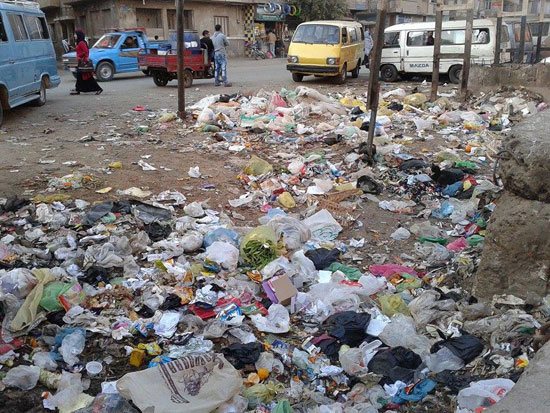 القمامة تملئ الشوارع