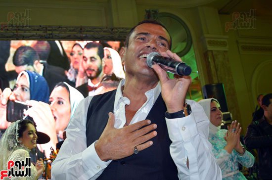 عمرو دياب يتالق في احياء الحفل