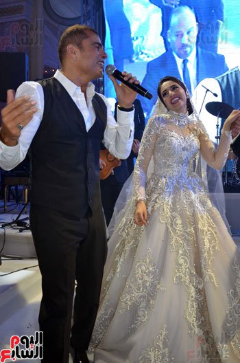 رقصة العروس وعمرو دياب
