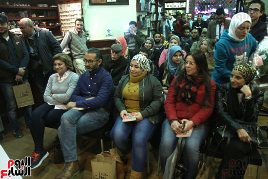 •	جانب من حضور حفل توقيع كتاب "صنايعية مصر" فى مكتبة ديوان الزمالك