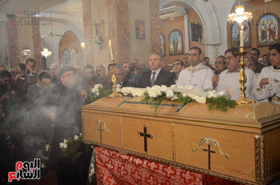 جنازة الشهيدة إيزيس فارس الضحية 27 لحادث الكنيسة البطرسية  (32)