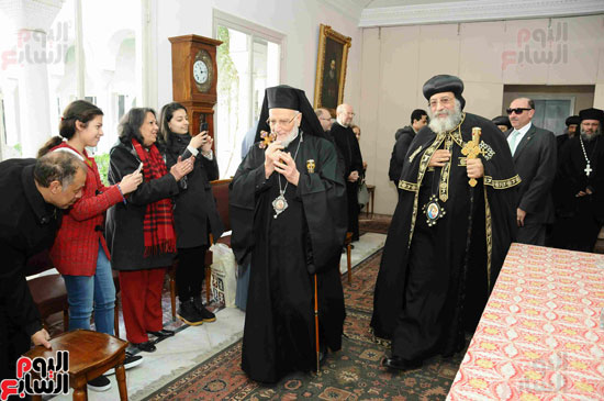 البابا تواضروس يرأس وفدا كنسيا لتهنئة الكاثوليك بالعيد فى مقر البطريركية (7)