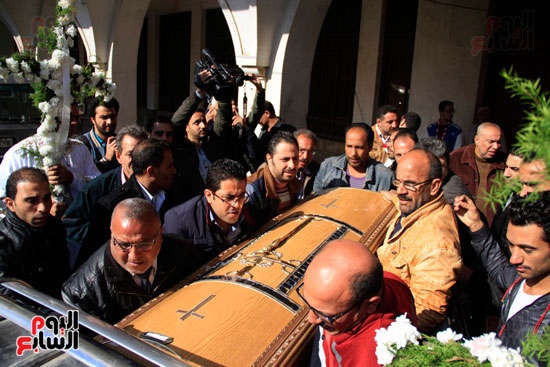 جنازة الشهيدة إيزيس فارس الضحية 27 لحادث الكنيسة البطرسية  (25)