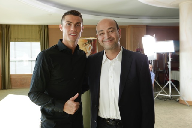 كريستيانو رونالدو مع الإعلامى عمرو أديب عقب انتهاء الحلقة