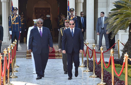الرئيس عبد الفتاح السيسي، وإسماعيل عُمر جيلة رئيس جيبوتى (1)