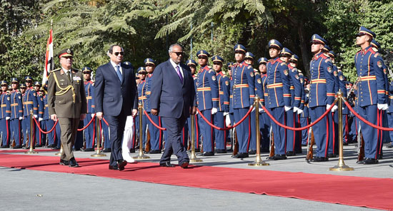 الرئيس عبد الفتاح السيسي، وإسماعيل عُمر جيلة رئيس جيبوتى (4)
